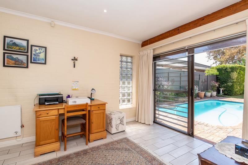 To Let 3 Bedroom Property for Rent in Constantia Western Cape